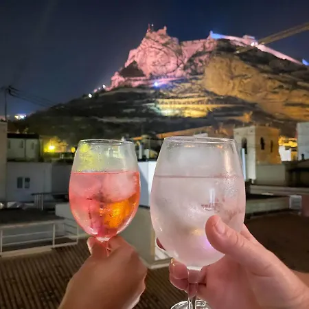 Apartamento La Terraza. Vistas Al Castillo A 1 Min. De La Playa